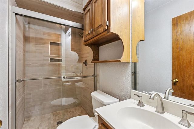 916 Fox Hill Drive, Edmond, OK 73034