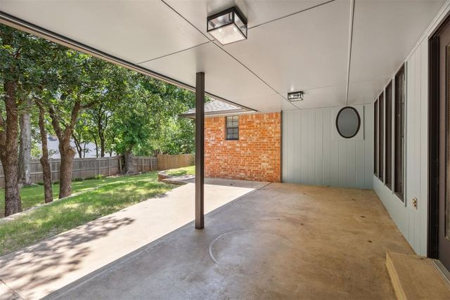 916 Fox Hill Drive, Edmond, OK 73034