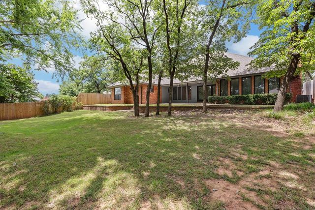 916 Fox Hill Drive, Edmond, OK 73034