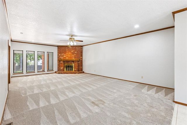 916 Fox Hill Drive, Edmond, OK 73034