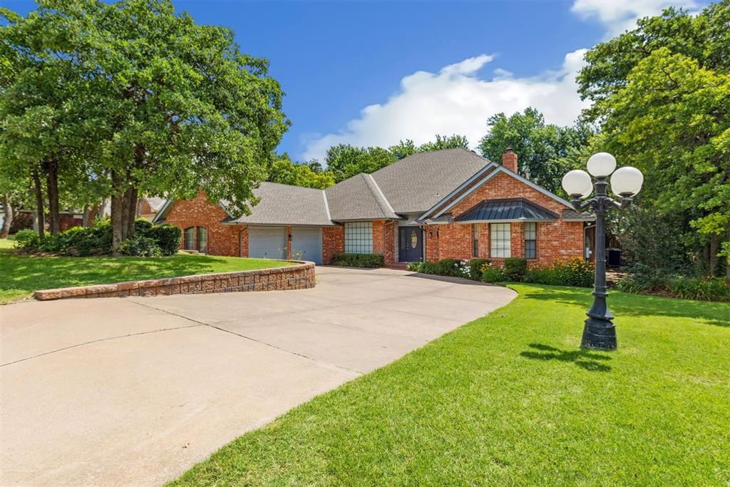 916 Fox Hill Drive, Edmond, OK 73034