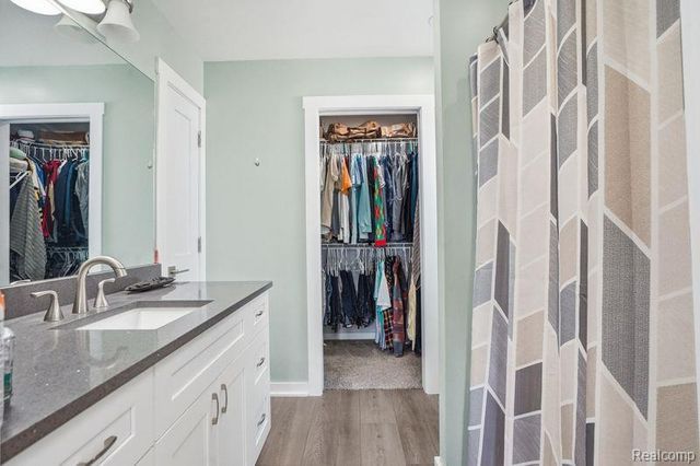 7812 Yorkshire Drive, Almont, MI 48003