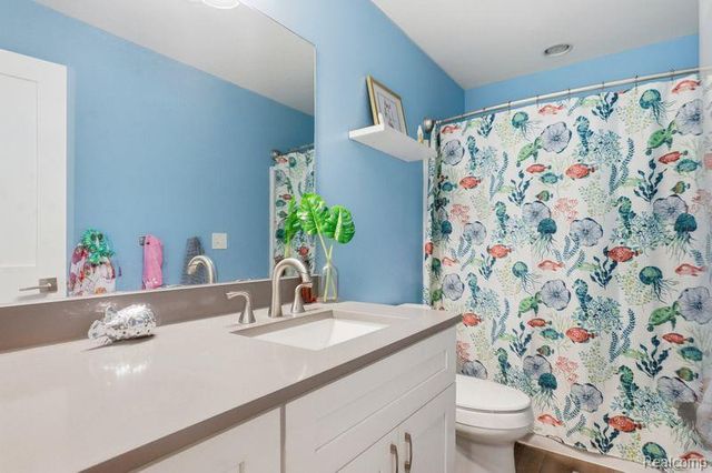 7812 Yorkshire Drive, Almont, MI 48003