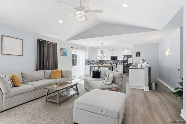 7812 Yorkshire Drive, Almont, MI 48003