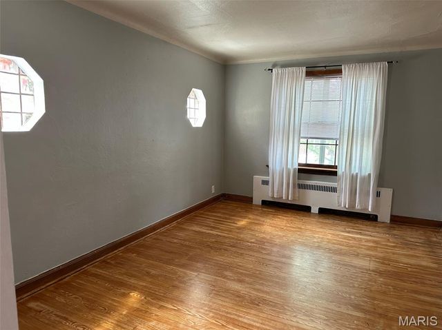 6614 Devonshire Avenue, St Louis, MO 63109