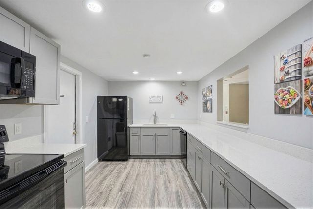 200 Falls Blvd F307, Quincy, MA 02169