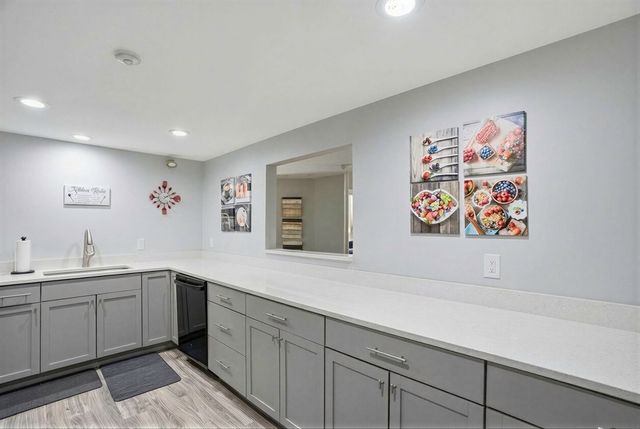 200 Falls Blvd F307, Quincy, MA 02169