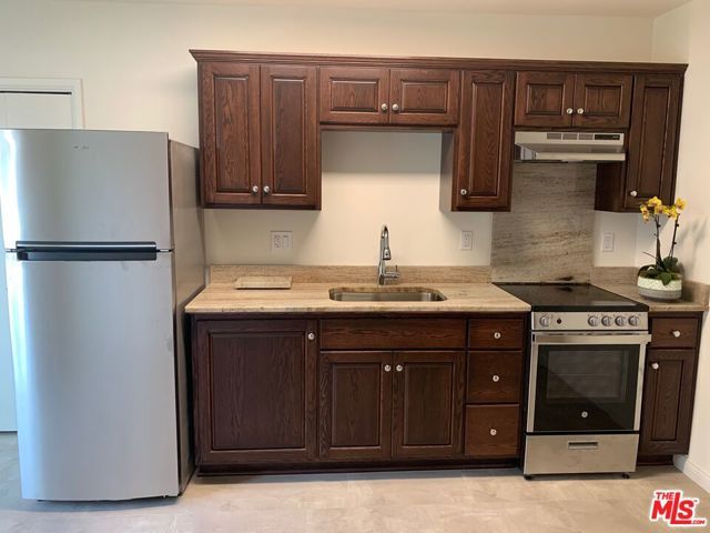 21110 Wood Avenue, Torrance, CA 90503