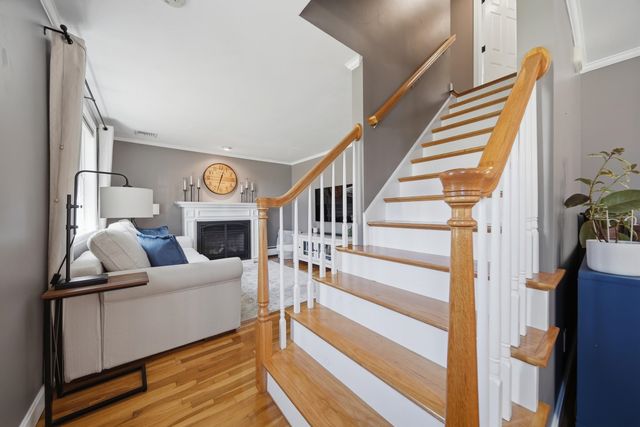 7 Vernon Street, Hudson, NH 03051