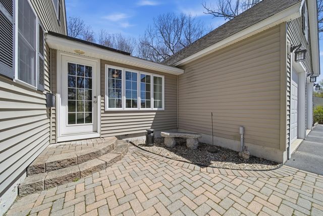 7 Vernon Street, Hudson, NH 03051