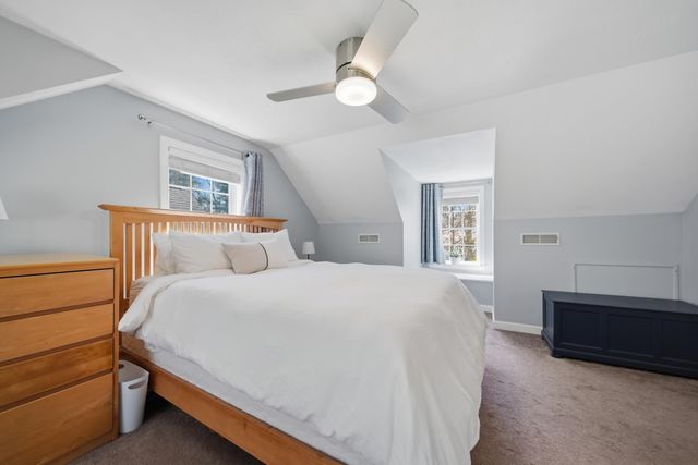 7 Vernon Street, Hudson, NH 03051