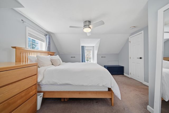7 Vernon Street, Hudson, NH 03051