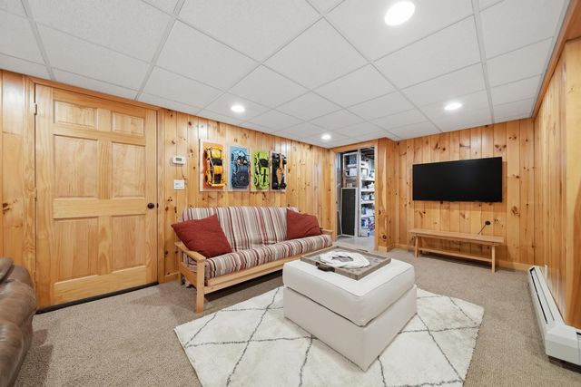 7 Vernon Street, Hudson, NH 03051