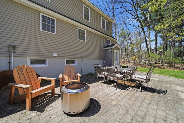 7 Vernon Street, Hudson, NH 03051
