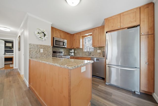 7 Vernon Street, Hudson, NH 03051
