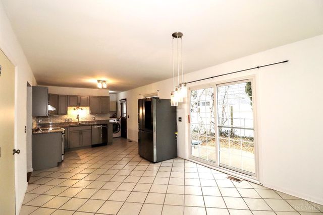 683 Danbury Road, Cincinnati, OH 45240