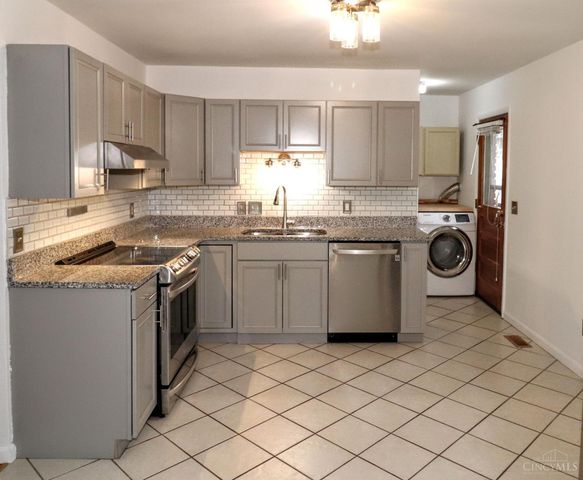 683 Danbury Road, Cincinnati, OH 45240