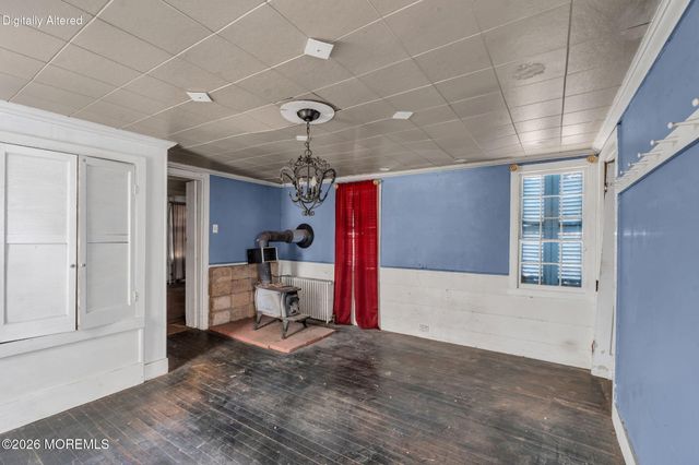 8 Church Street, Middletown, NJ 07748