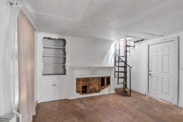 8 Church Street, Middletown, NJ 07748