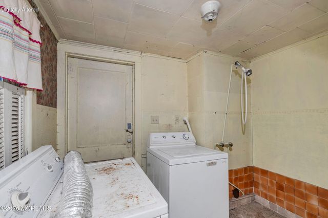 8 Church Street, Middletown, NJ 07748