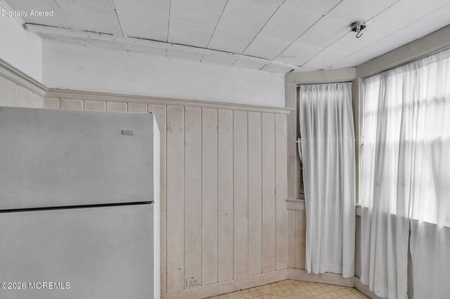 8 Church Street, Middletown, NJ 07748