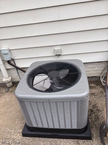 1129 Avondale, South Euclid, OH 44121