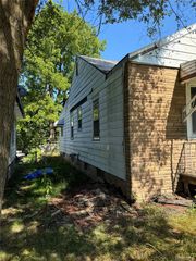 1805 Montana Avenue, Flint, MI 48506