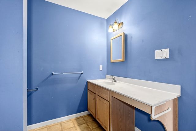 70 Walnut St, Quincy, MA 02171