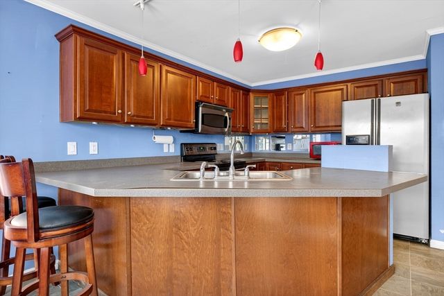 70 Walnut St, Quincy, MA 02171