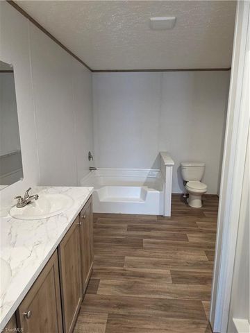 196 Briar Creek Estates, Thomasville, NC 27360