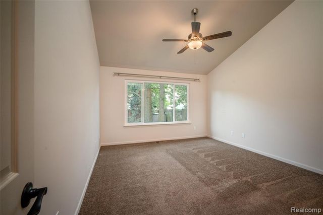 19108 Red Oak Lane, Brownstown, MI 48193