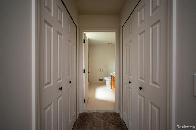 19108 Red Oak Lane, Brownstown, MI 48193