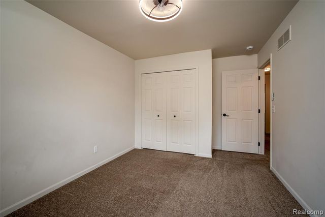 19108 Red Oak Lane, Brownstown, MI 48193