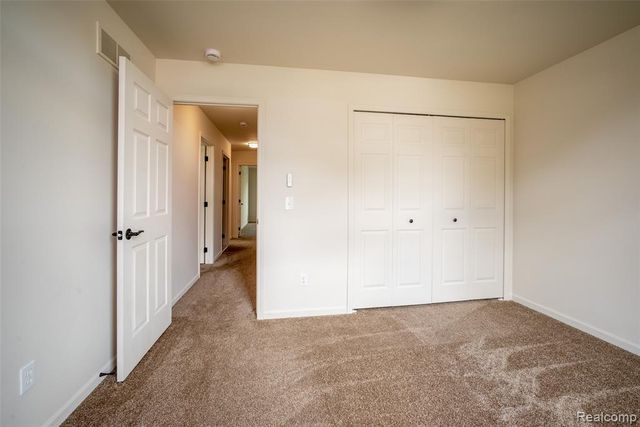 19108 Red Oak Lane, Brownstown, MI 48193
