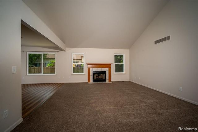19108 Red Oak Lane, Brownstown, MI 48193