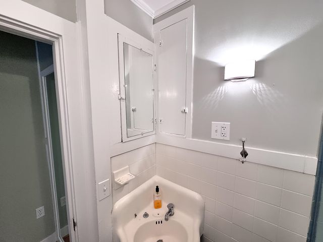 341 Dewey Street, Bennington, VT 05201