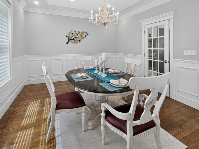 16 Walsh Road, Bedford, MA 01730