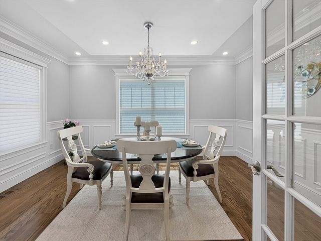 16 Walsh Road, Bedford, MA 01730