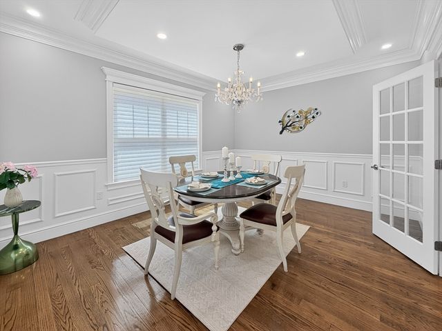 16 Walsh Road, Bedford, MA 01730