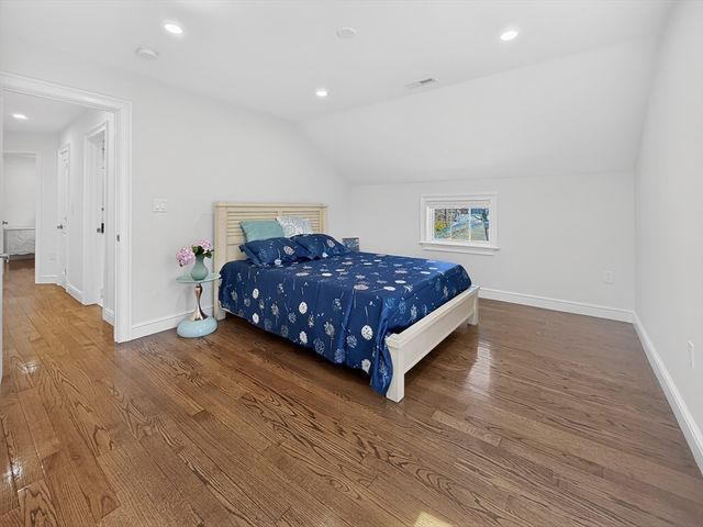 16 Walsh Road, Bedford, MA 01730
