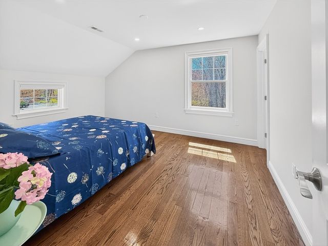 16 Walsh Road, Bedford, MA 01730