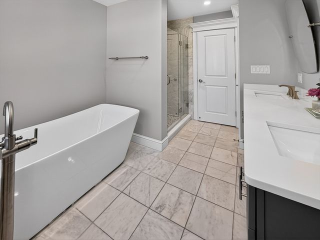16 Walsh Road, Bedford, MA 01730