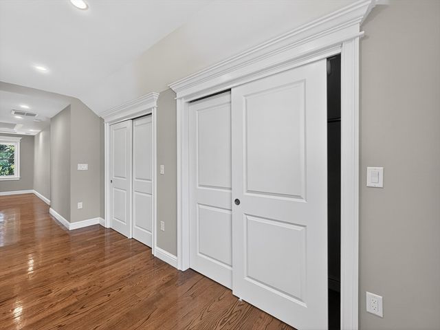16 Walsh Road, Bedford, MA 01730
