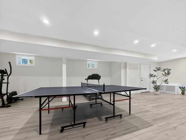 16 Walsh Road, Bedford, MA 01730