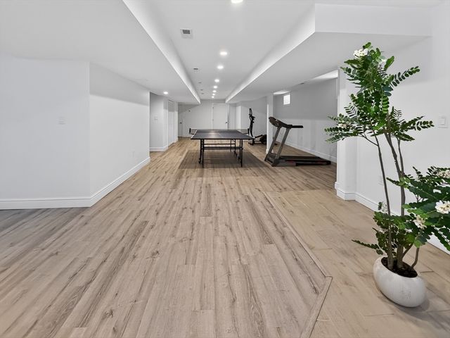 16 Walsh Road, Bedford, MA 01730