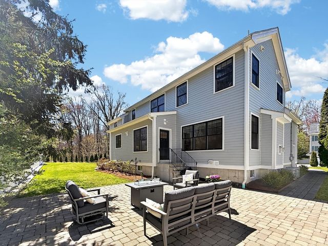 16 Walsh Road, Bedford, MA 01730