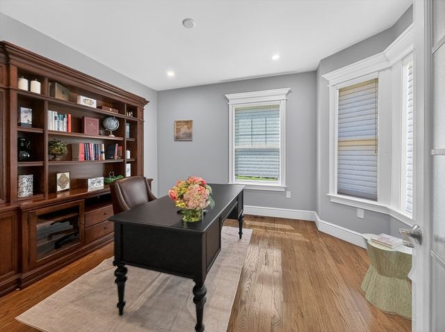 16 Walsh Road, Bedford, MA 01730