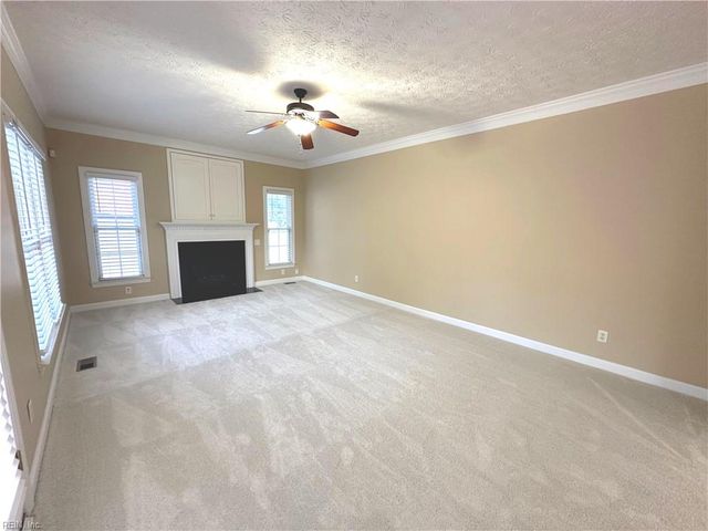 8 Wornom Farm RD, Poquoson, VA 23662