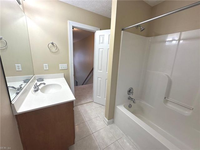 8 Wornom Farm RD, Poquoson, VA 23662