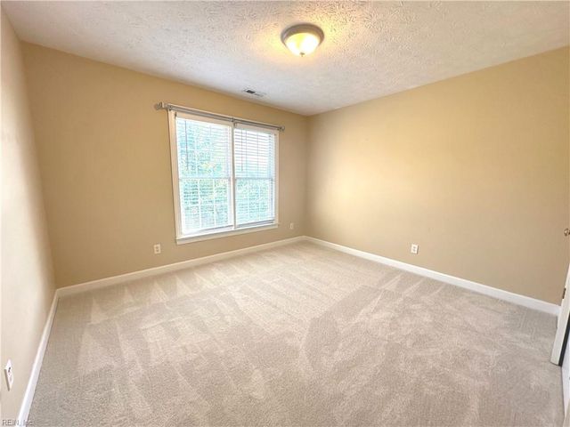 8 Wornom Farm RD, Poquoson, VA 23662